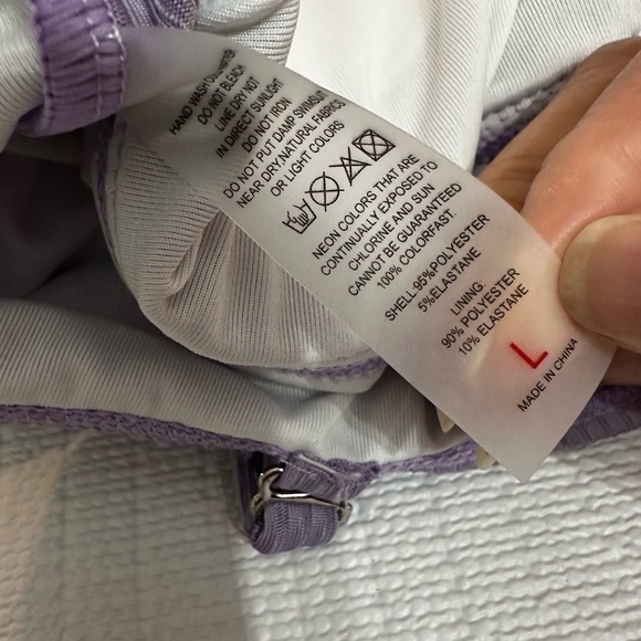 Women’s Swimsuit One Piece Purple Ribbed Lined Removable Pads Wireless Large EUC - Picture 10 of 12